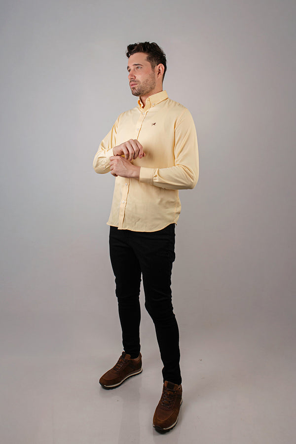 Camisa de vestir M/L clasica amarillo para hombre